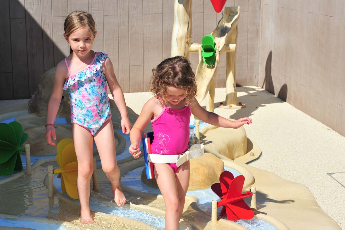 Photos professionnelle d'enfants au camping par Koro Marketing